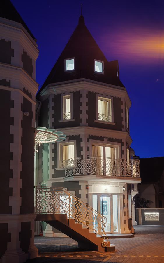Castello Boutique Hotel Čačak Eksteriør bilde