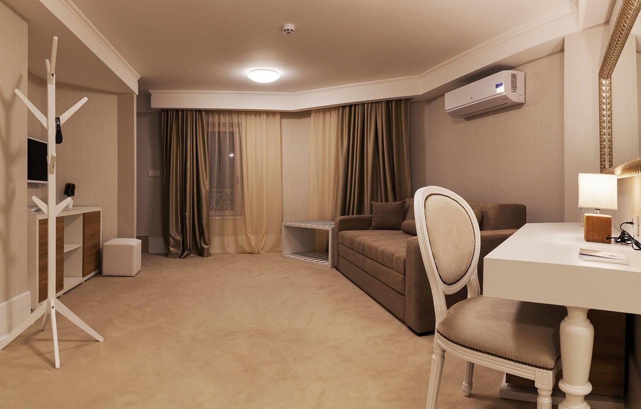 Castello Boutique Hotel Čačak Eksteriør bilde